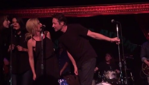 David-Duchovny-Gillian-Anderson-620x353