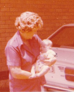 1976MumJess3daysoldCROPW
